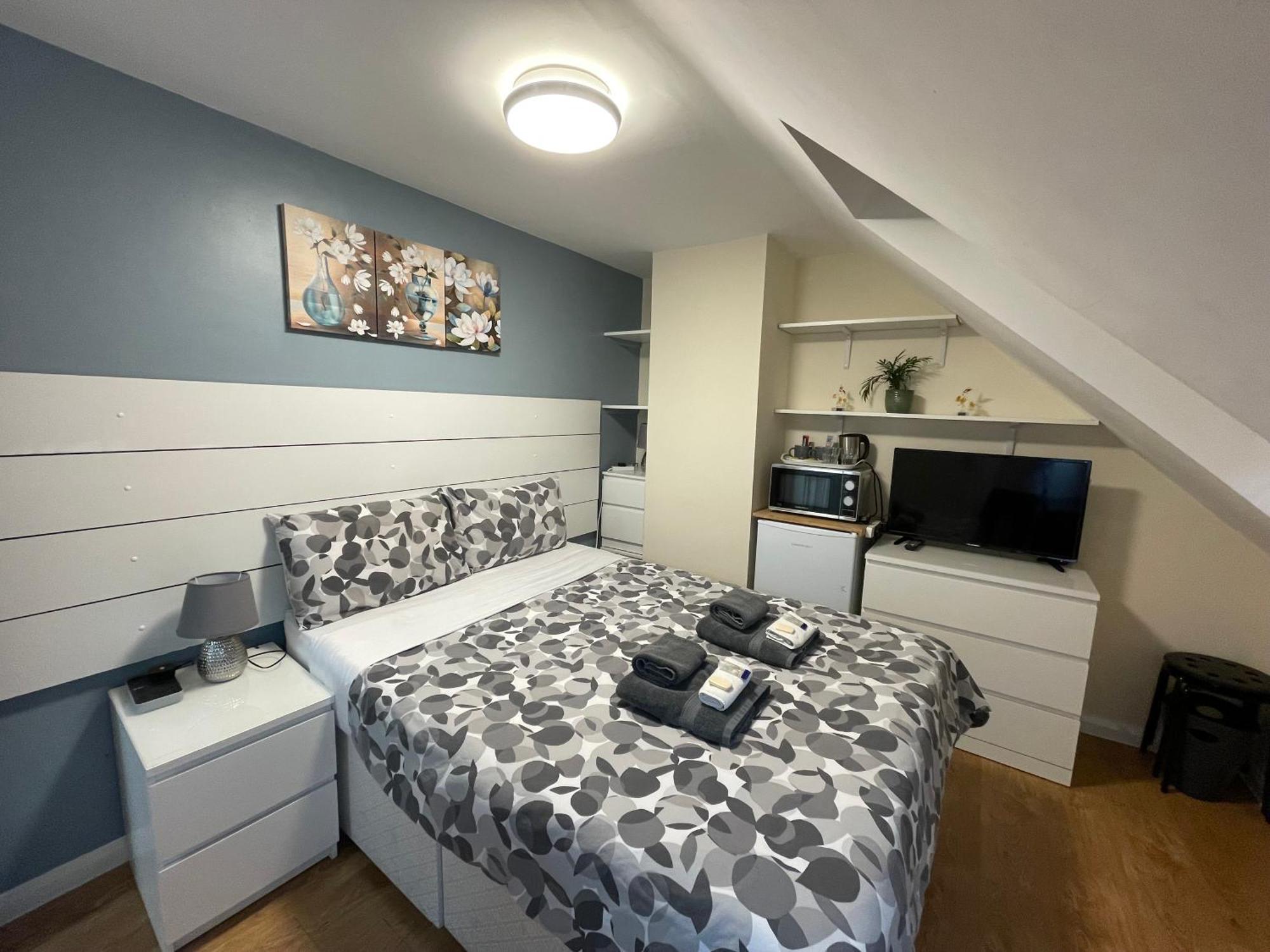 Kensal Lodge 2 Guest House London Bagian luar foto