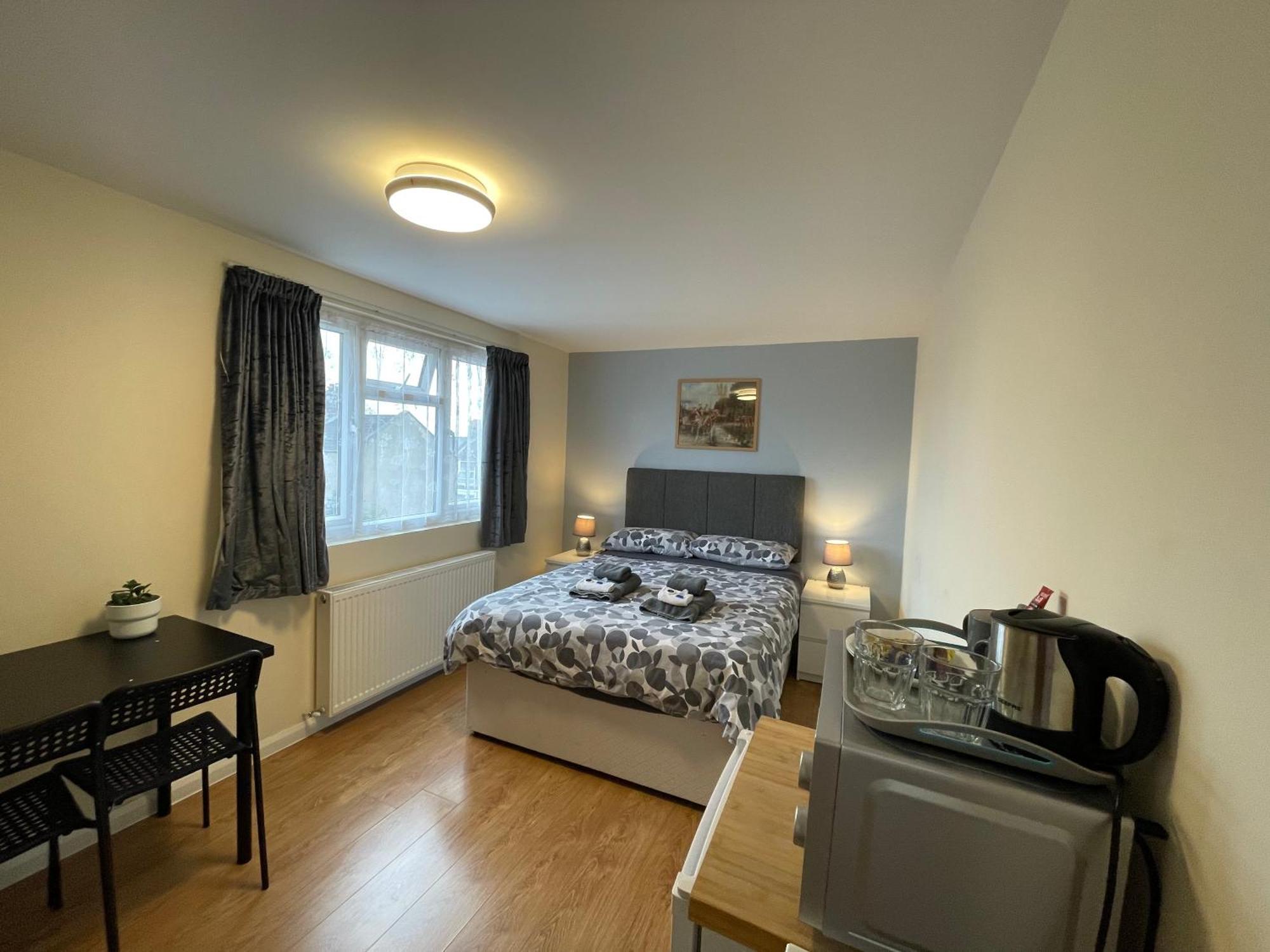 Kensal Lodge 2 Guest House London Bagian luar foto