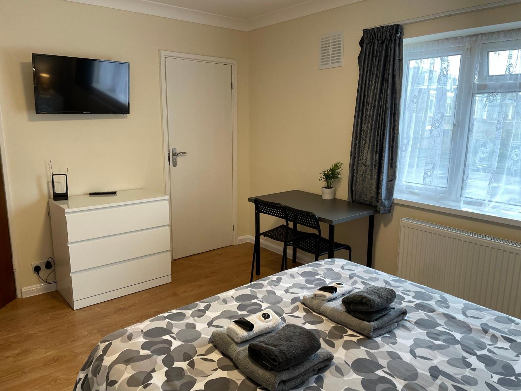 Kensal Lodge 2 Guest House London Bagian luar foto
