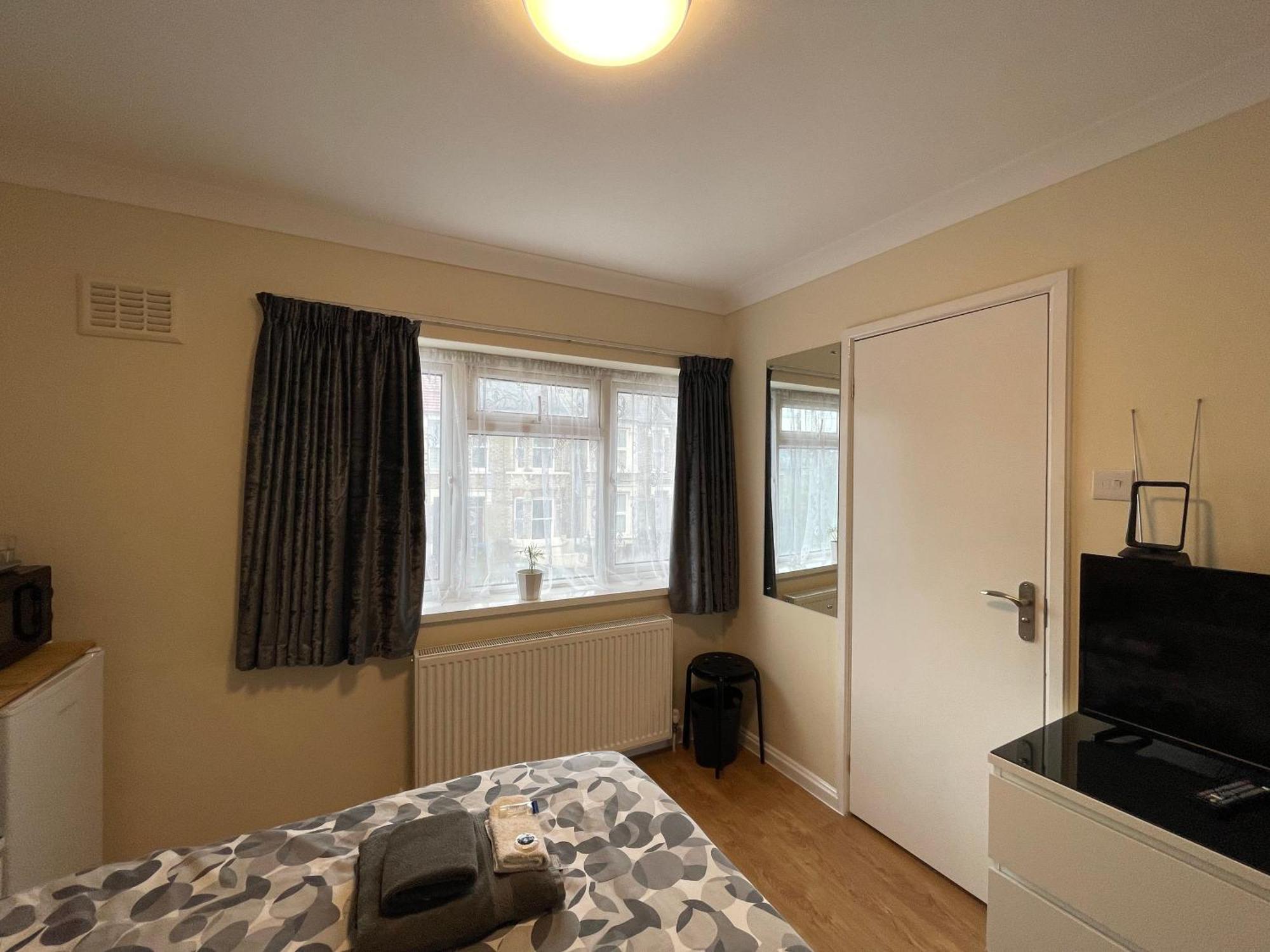 Kensal Lodge 2 Guest House London Bagian luar foto