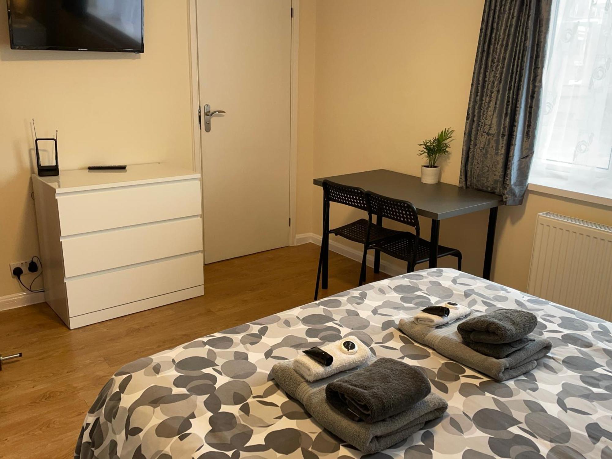 Kensal Lodge 2 Guest House London Bagian luar foto